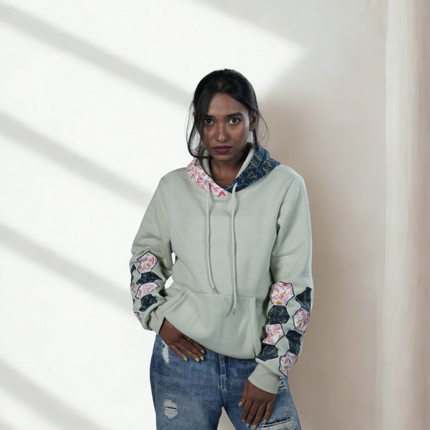 LOHNA Hoodie